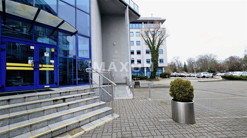 Budynek użytkowy Warszawa