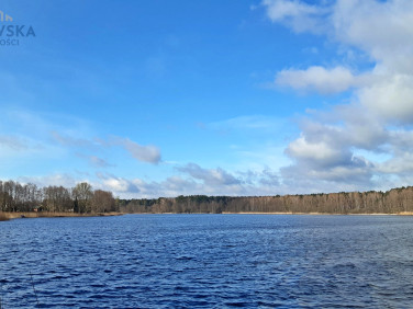 Działka nad jeziorem