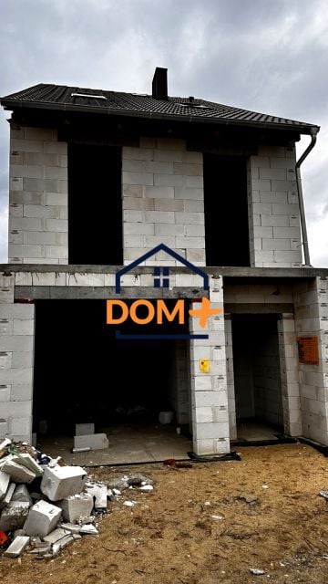 Dom z parkingiem