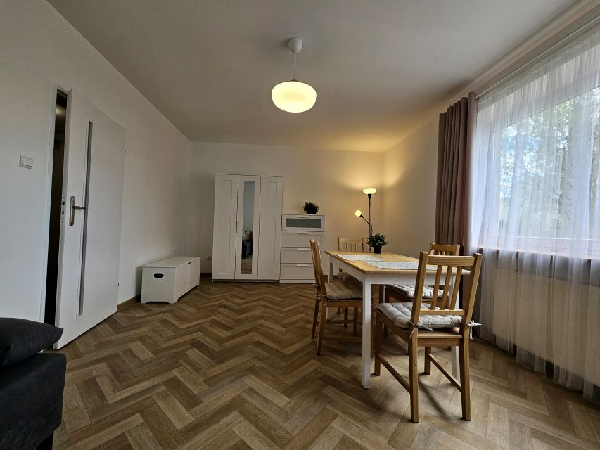 Mieszkanie blok mieszkalny przy lesie