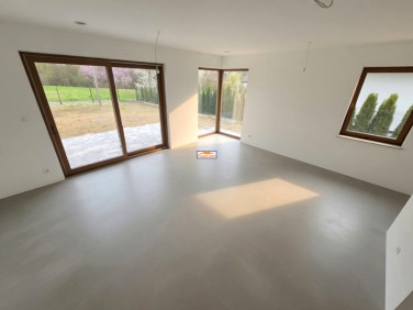 Dom Rączna sprzedaż