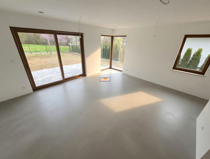 Dom Rączna sprzedaż