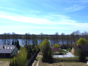 Zabudowana działka Czarne