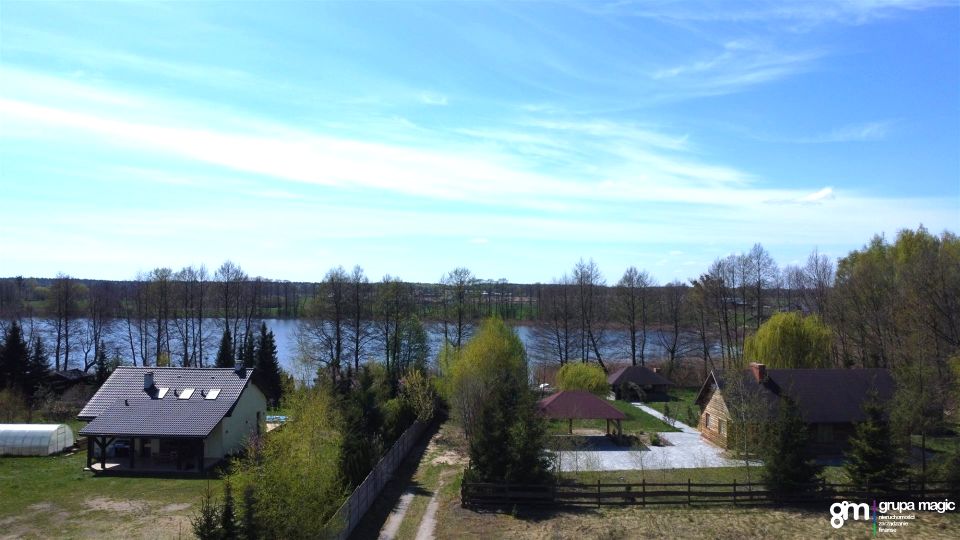 Zabudowana działka Czarne