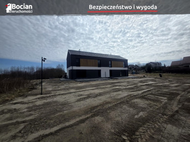 Dom z garażem