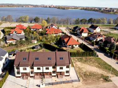 Mieszkanie blok mieszkalny nad jeziorem