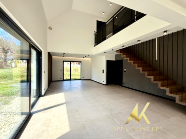 Dom Skomielna Biała