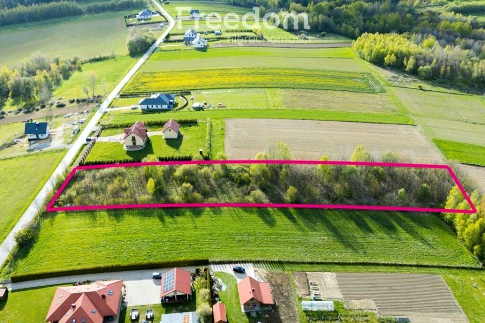 Działka przy lesie