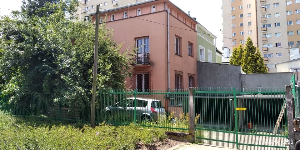 Dom z garażem