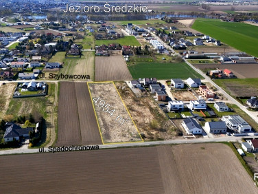 Działka nad jeziorem