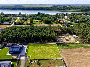 Działka nad jeziorem