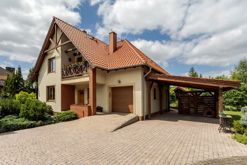 dom, ul. Tęczowa