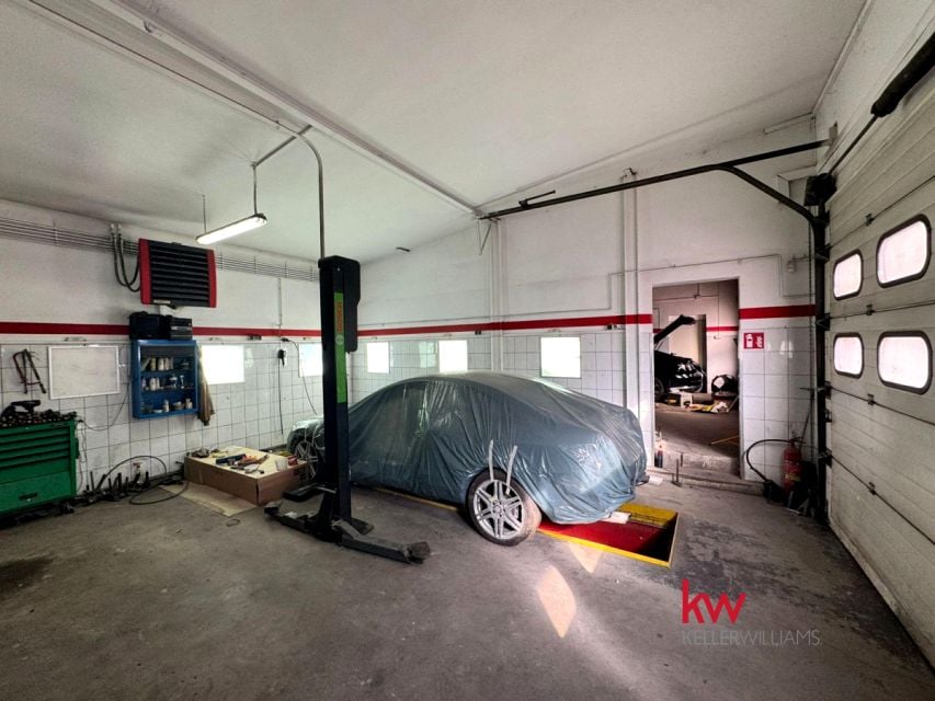 Sprzedam Lokal użytkowy Katowice - 1 528 m²