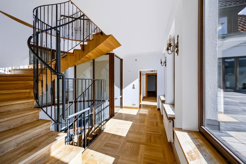 Wynajmę Dom Warszawa - 835,46 m²