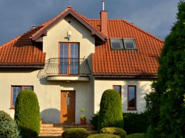 Dom z garażem