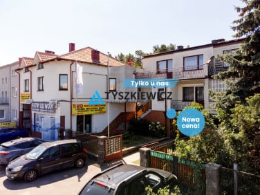 Dom z balkonem