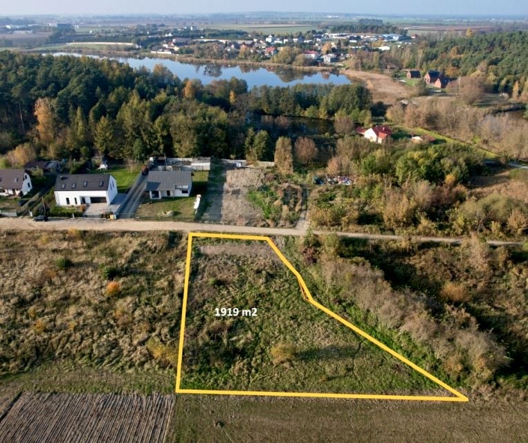 Działka przy lesie