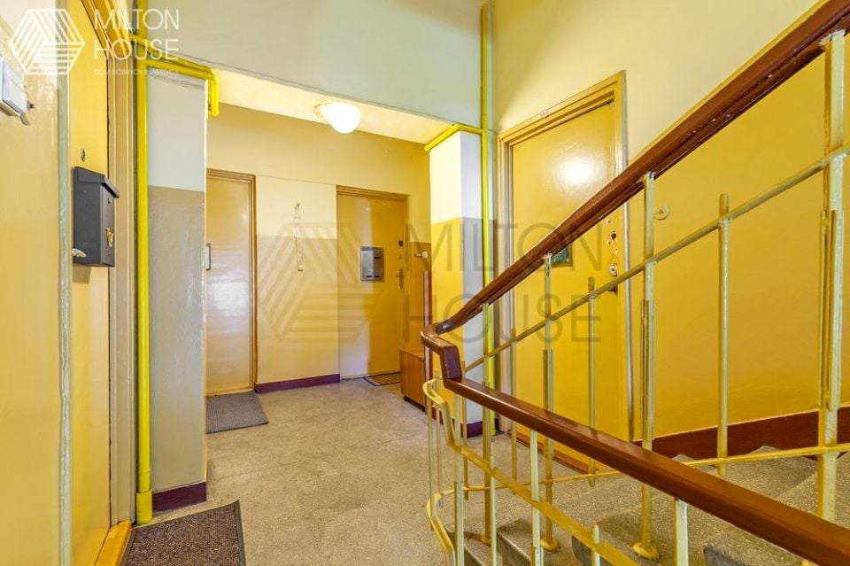 Sprzedam Lokal użytkowy Warszawa - 1 274 m²
