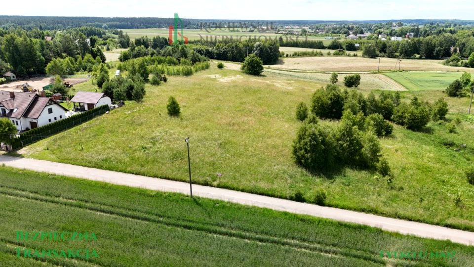 Działka przy lesie