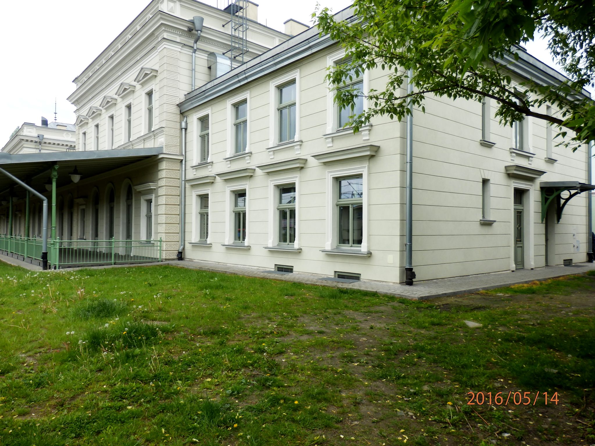 Lokal Handlowy, Plac Legionów