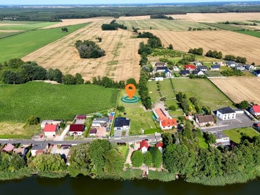 Działka nad jeziorem