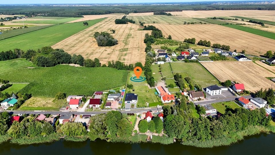 Działka nad jeziorem