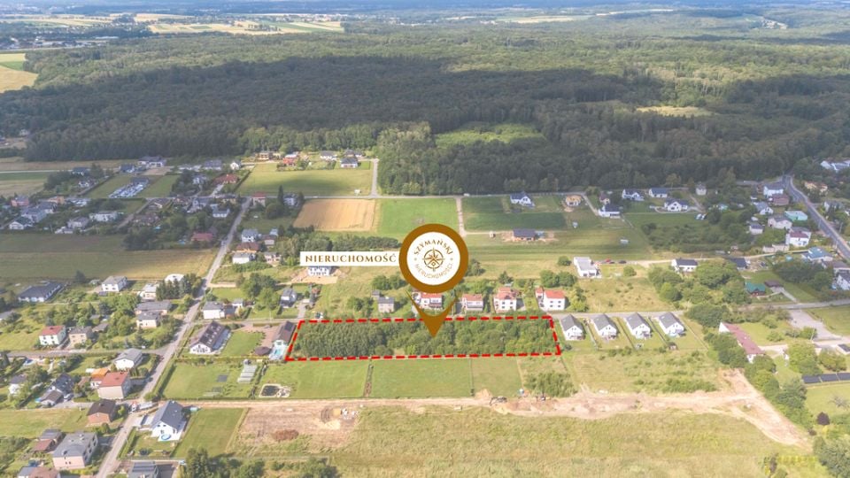 Działka przy lesie