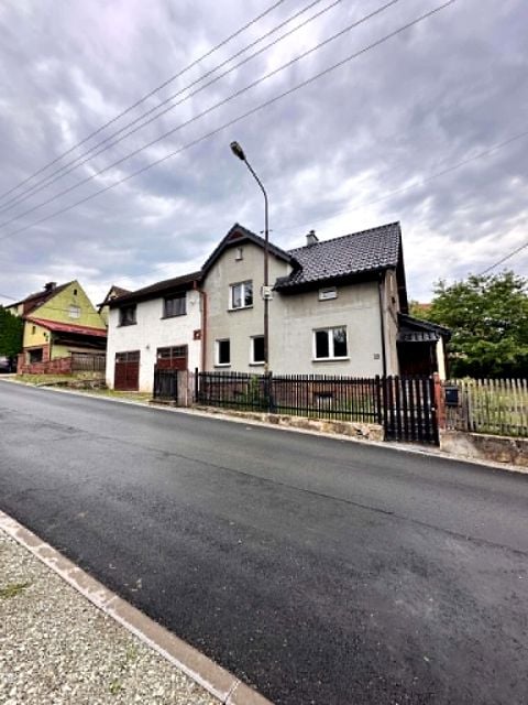 Dom z garażem
