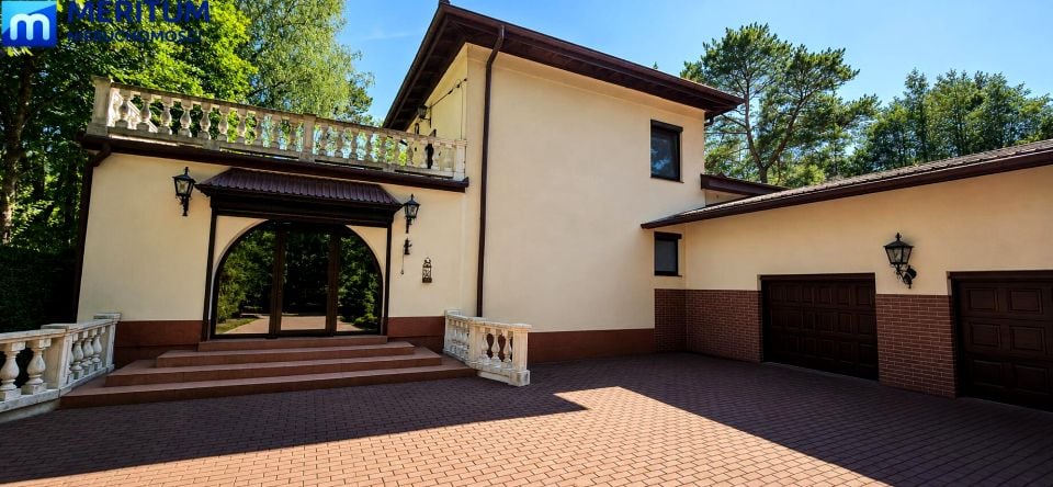 Dom, 350 m²