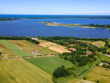 Działka nad jeziorem