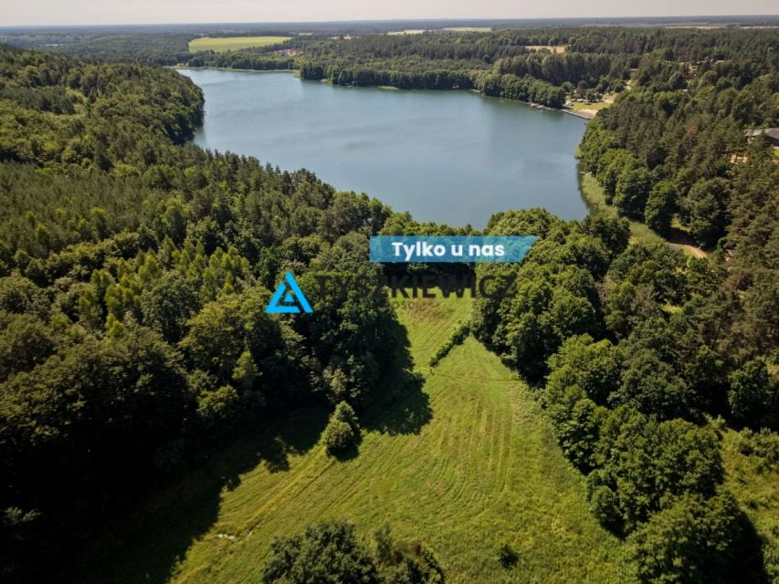 Działka nad jeziorem