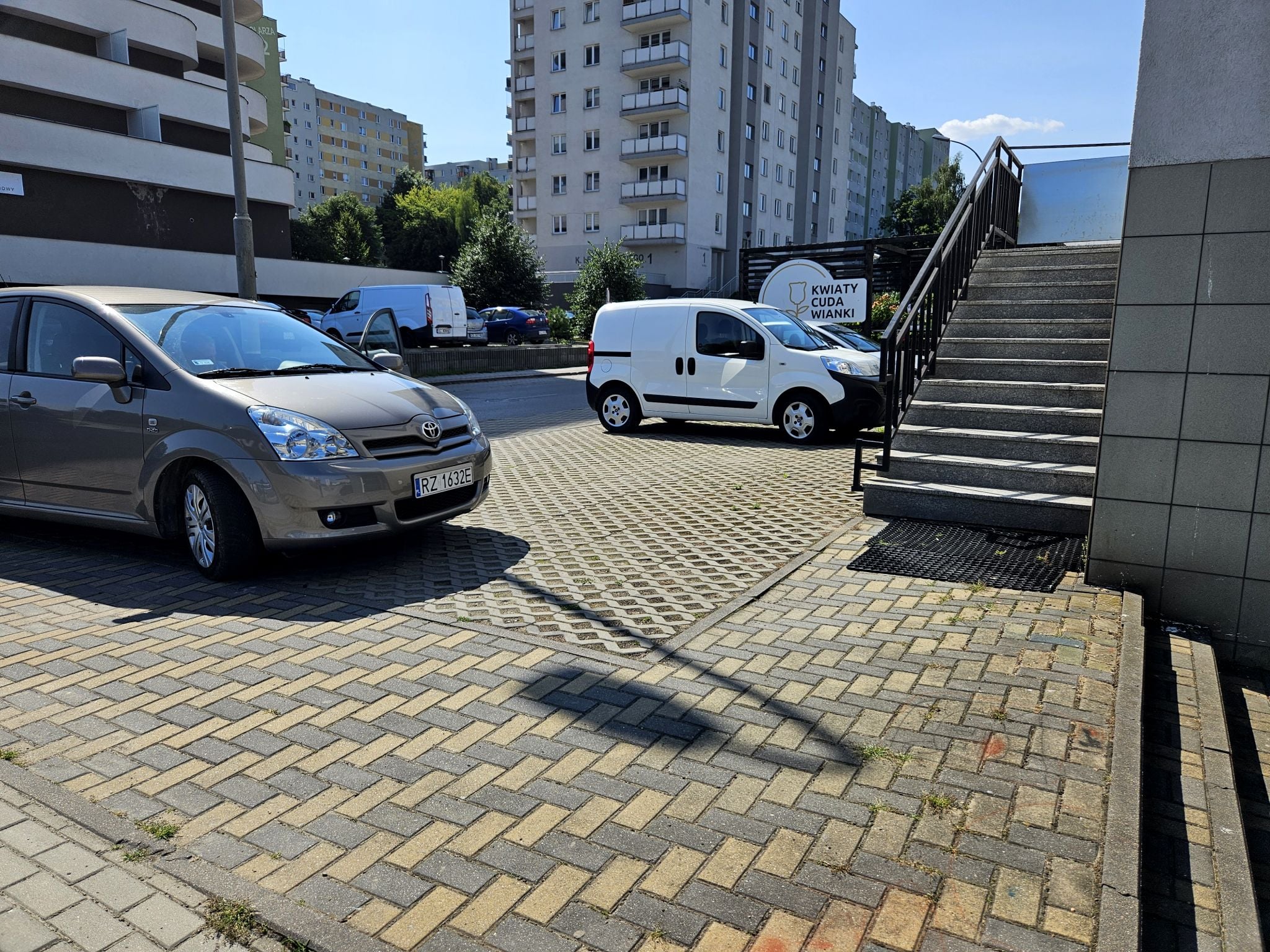 Lokal Handlowy, ul. Lewakowskiego