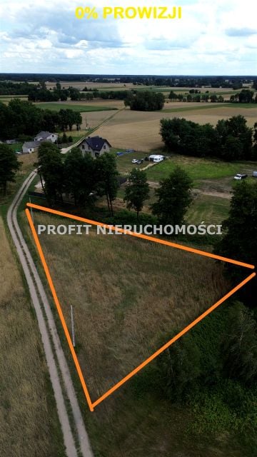 Pusta działka Adamów