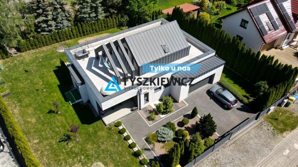 Dom z garażem