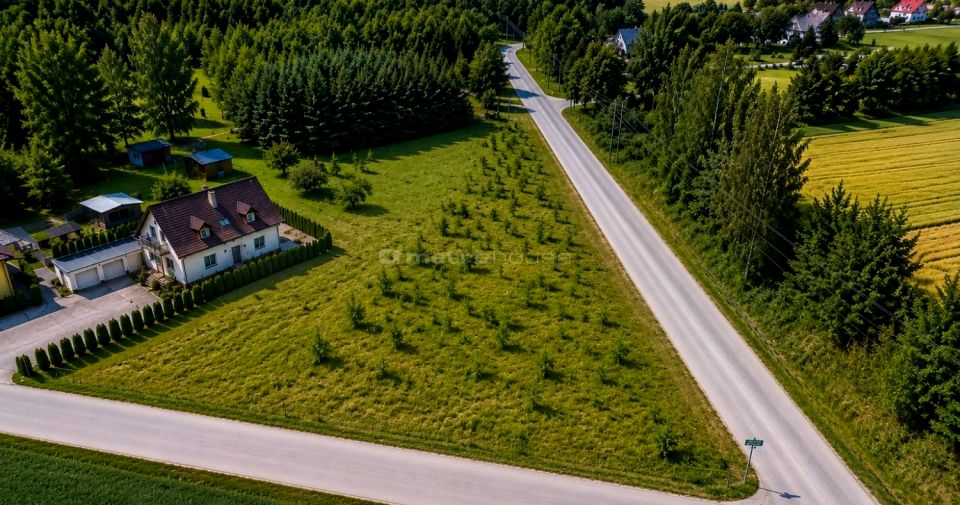 Działka przy lesie