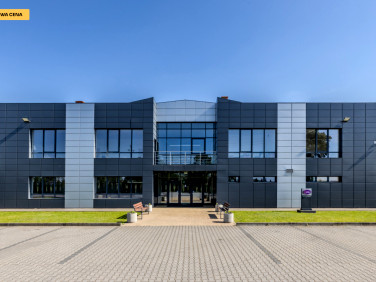 Magazyn nad jeziorem