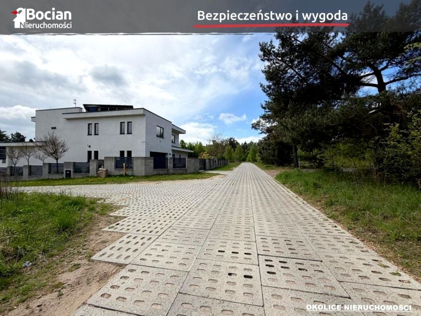 Działka przy lesie