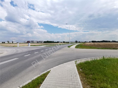 Działka usługowa Łady