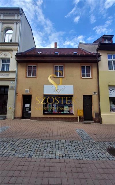 Dom z garażem