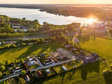 Działka nad jeziorem