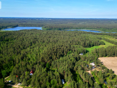 Działka nad jeziorem