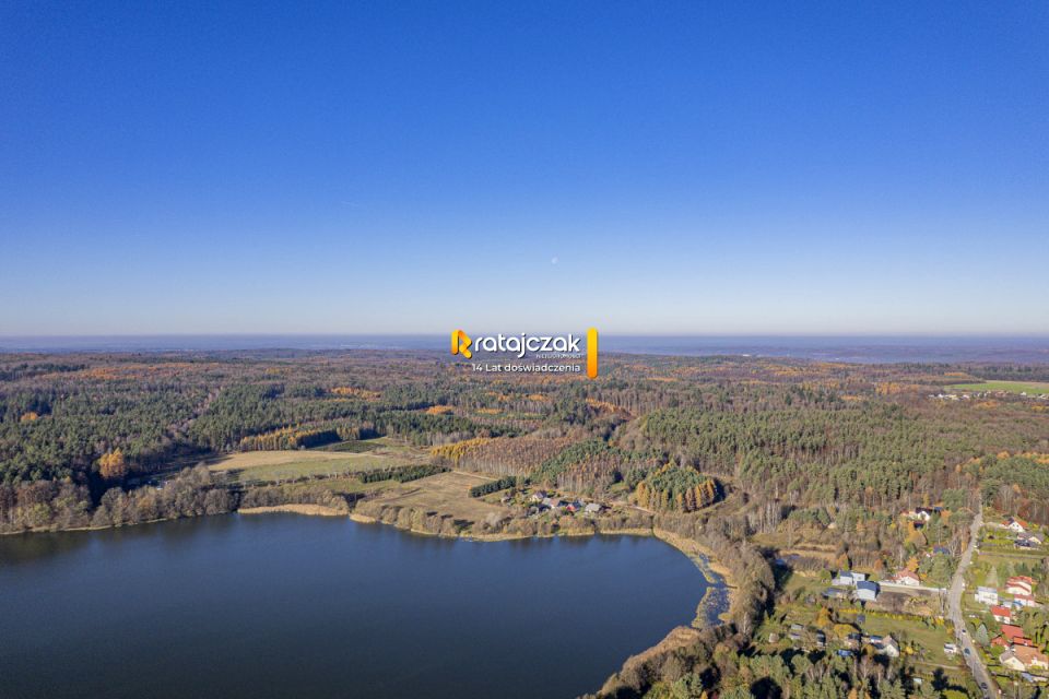 Działka nad jeziorem
