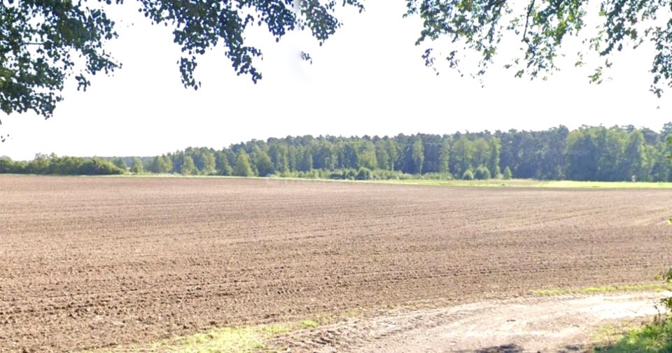 Działka nad jeziorem