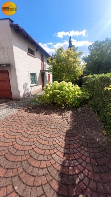 Dom z garażem