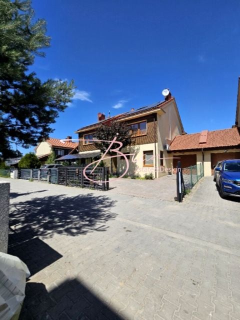 Dom Komorniki