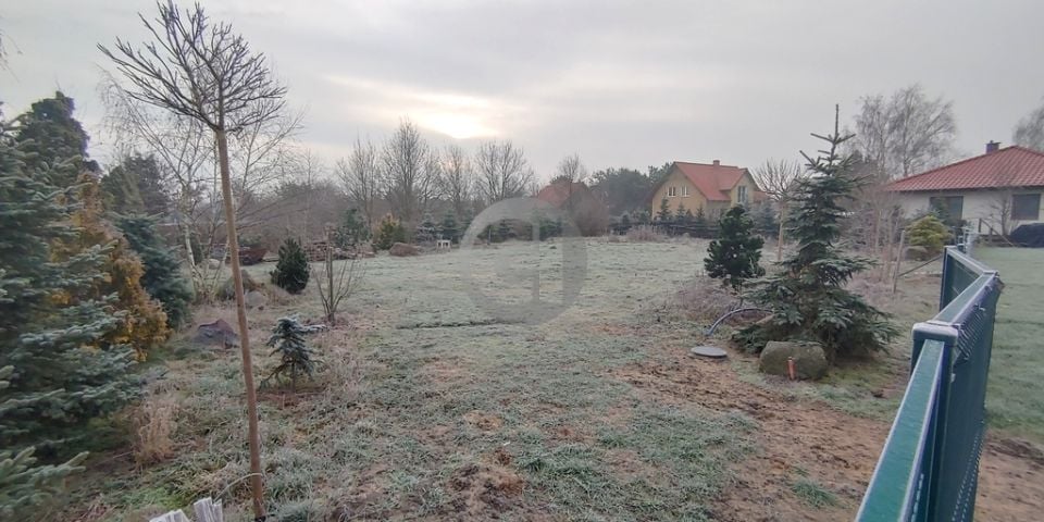 Ogrodzona działka Karnin
