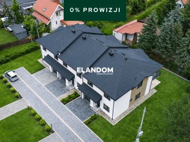 Dom z balkonem