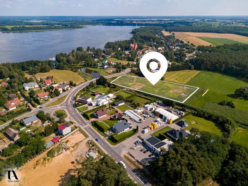 Działka nad jeziorem
