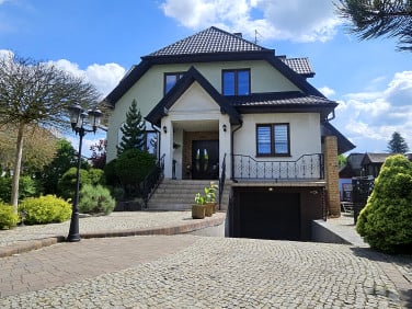 Dom z garażem