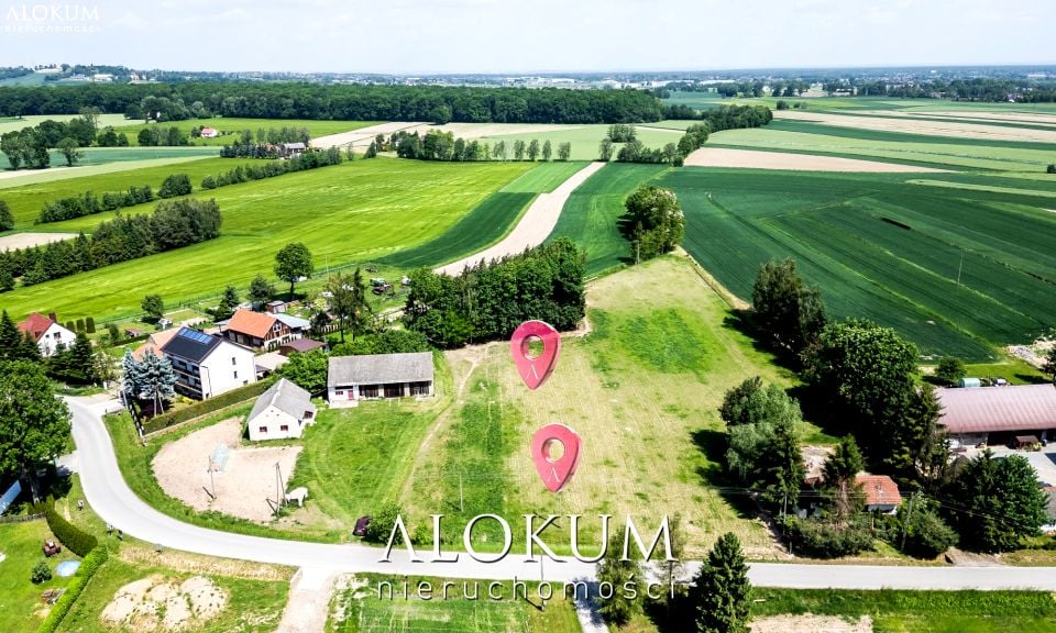 Pusta działka Książnice